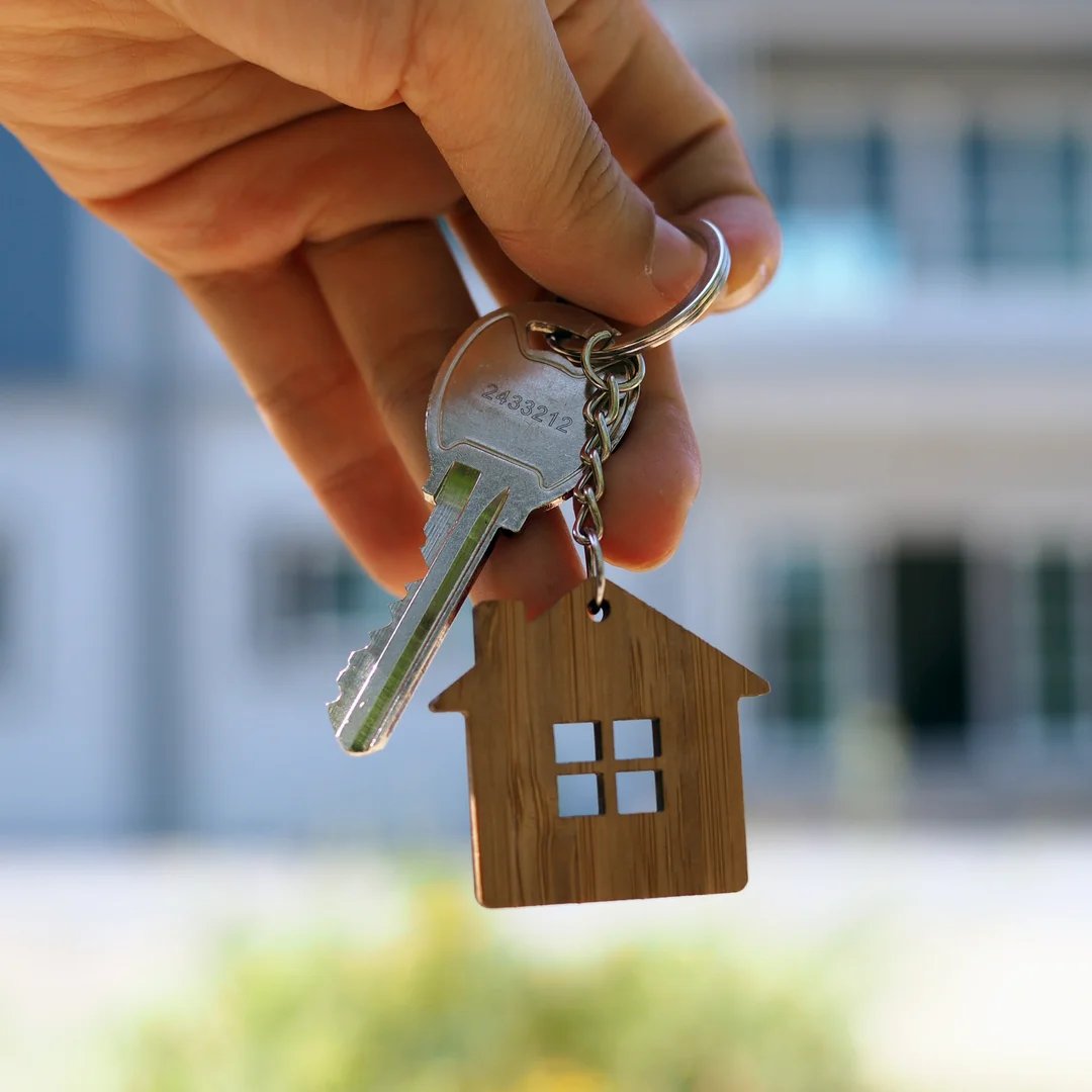 Agenzia immobiliare o fai da te per comprare casa?