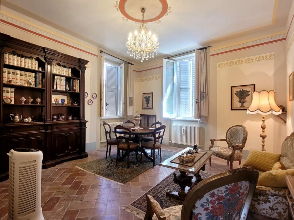 Via dei Priori prestigioso appartamento con ascensore – foto 1