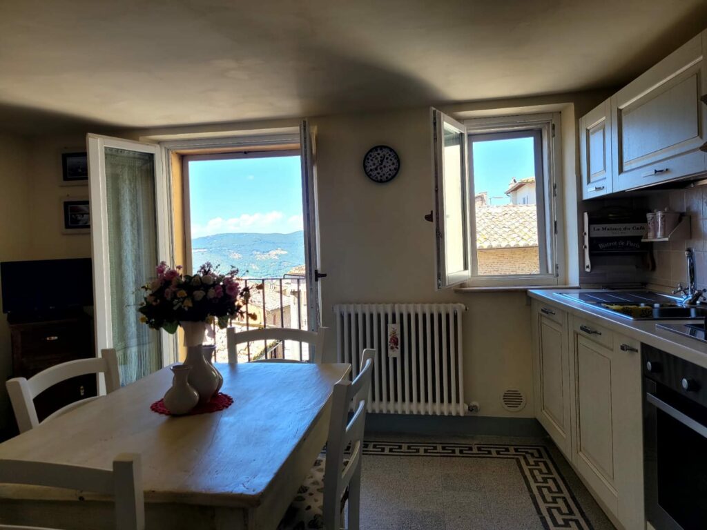 Via dei Priori prestigioso appartamento con ascensore – foto 3