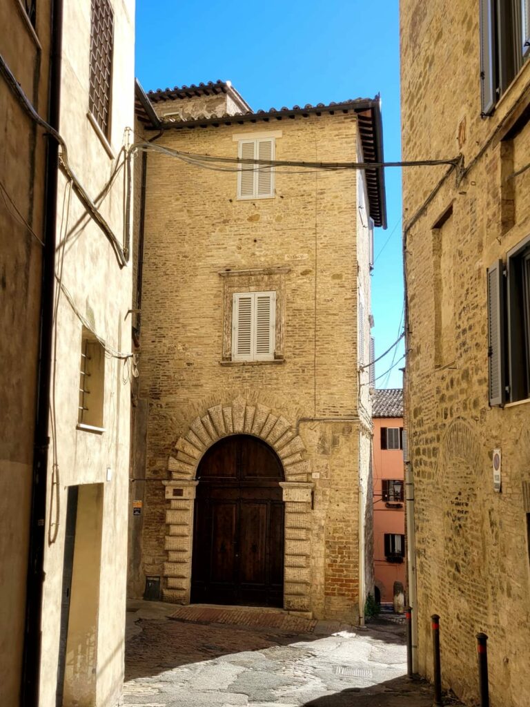 Via dei Priori prestigioso appartamento con ascensore – foto 4